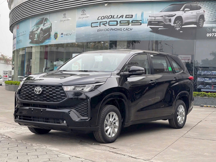 Toyota Innova Cross G (3).jpg